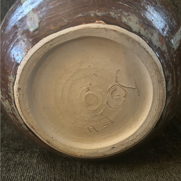 Pottery vase - Picture 3 of 5
